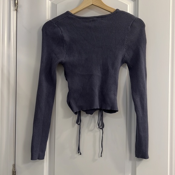 Ribbed knit cropped drawstring sweater - Picture 4 of 4